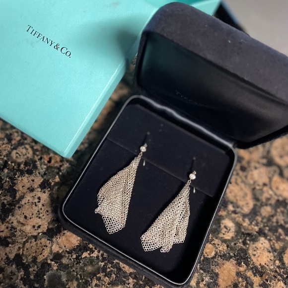 Elsa Peretti Mesh Scarf Diamond Earrings - Picture 2 of 4